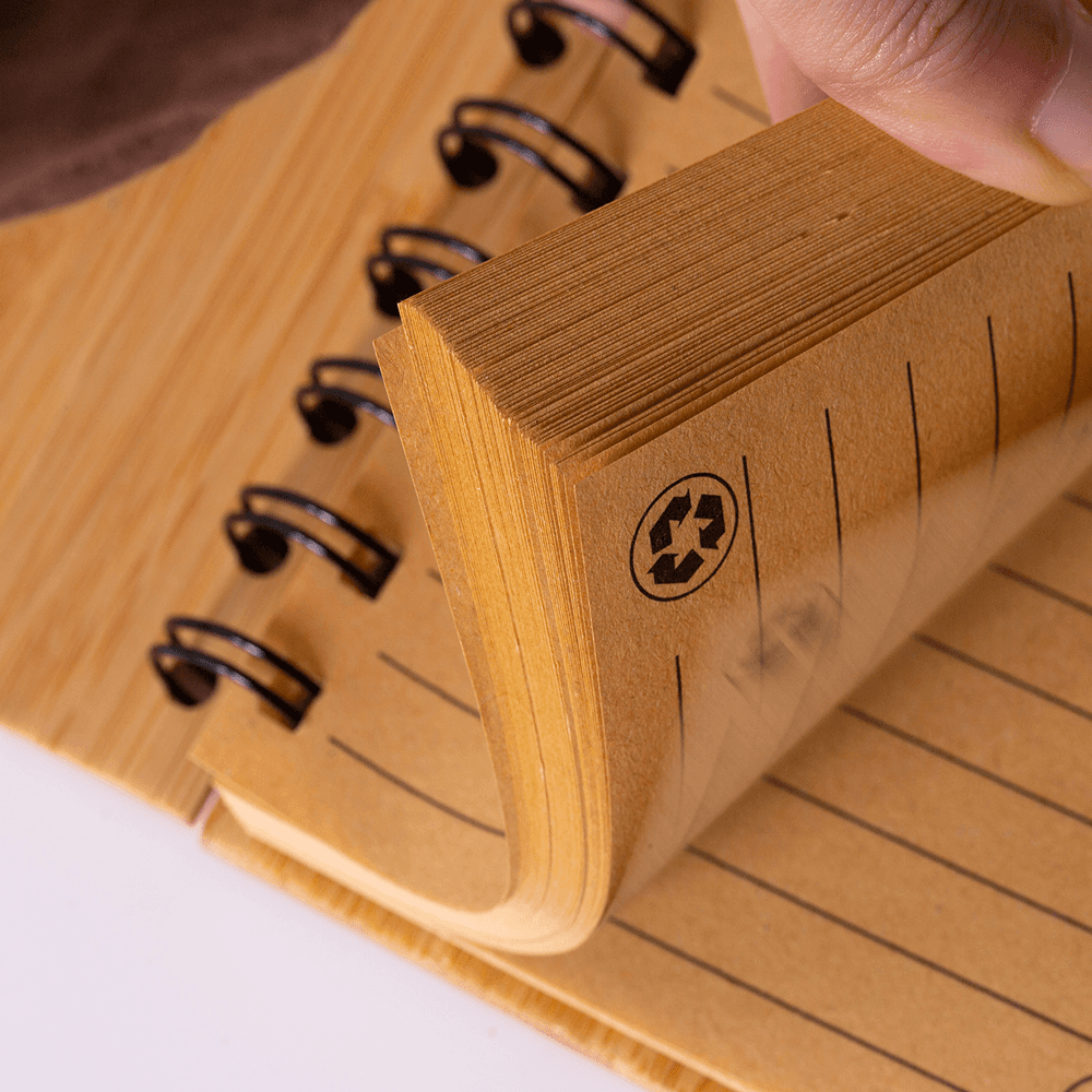 Caderno A6 Capa em Bambu com caneta 14x09cm — opção de foto 5