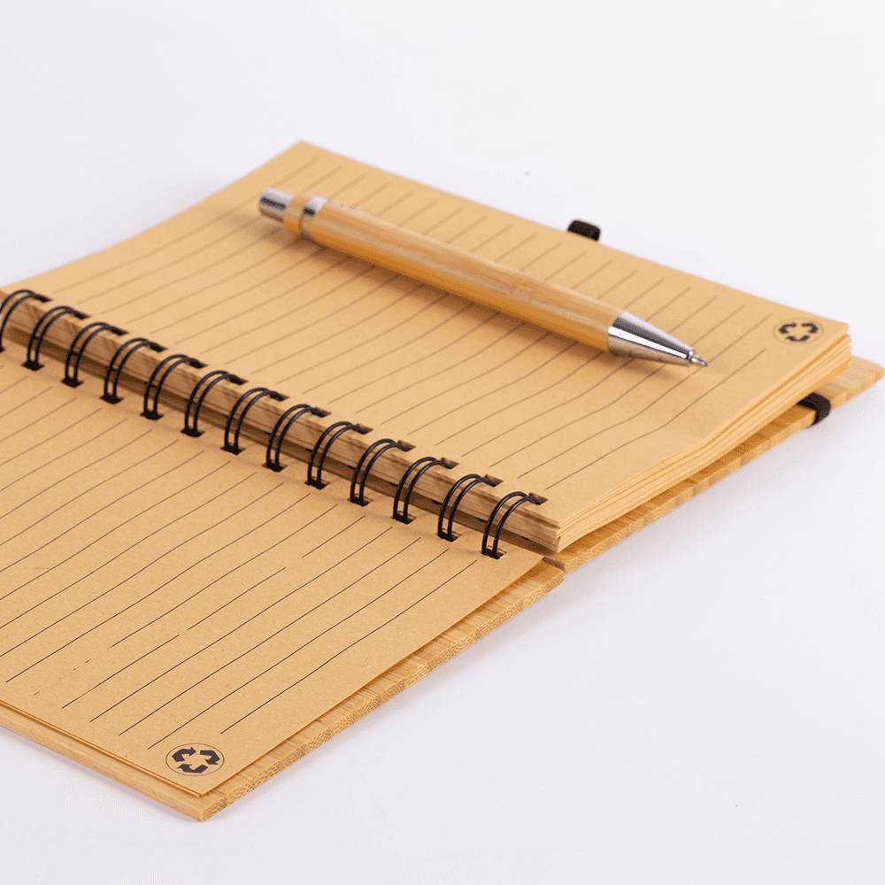 Caderno B6 Capa em Bambu com caneta 18x13cm — opção de foto 3