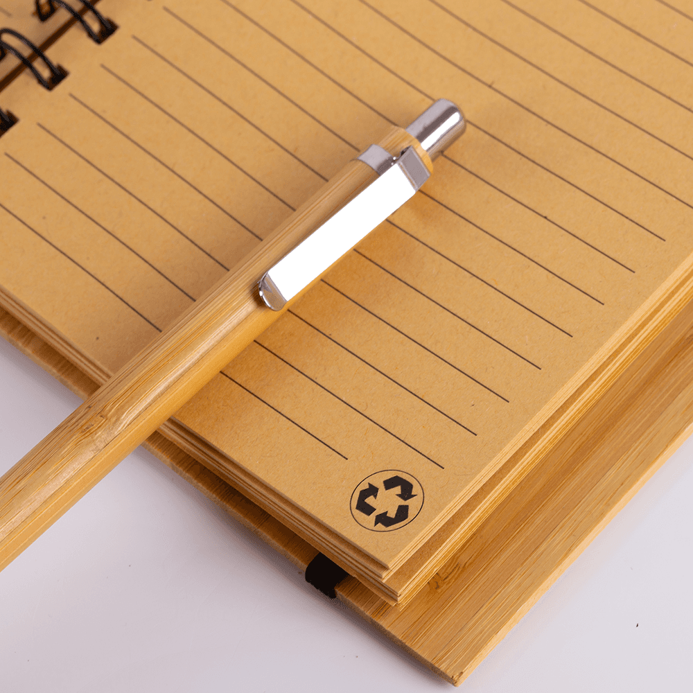 Caderno B6 Capa em Bambu com caneta 18x13cm — opção de foto 4